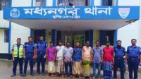 অবৈধভাবে বালু উত্তোলন, নৌকাসহ আটক ৭