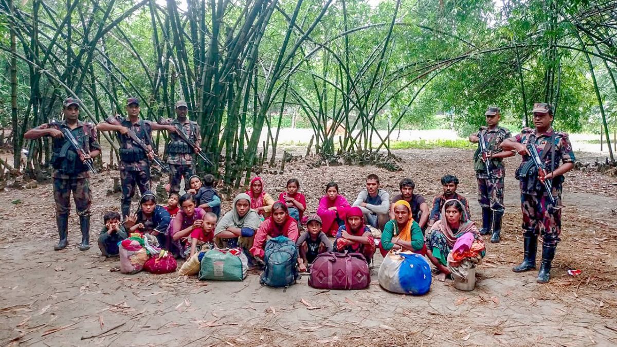 চাঁপাইনবাবগঞ্জ সীমান্ত দিয়ে ২০ জনকে পুশ ইন