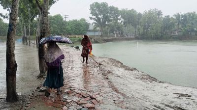 সাতক্ষীরায় ২৪ ঘণ্টায় ৩০ মিমি বৃষ্টিপাত, জনজীবন বিপর্যস্ত