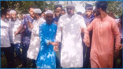 প্যারোলে মুক্তি পেয়ে মায়ের জানাজায় যুবলীগ নেতা রিপন