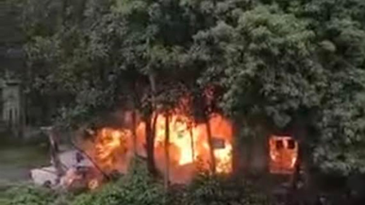 কালিয়াকৈরে তুলার গোডাউনে আগুন, ১ ঘণ্টার চেষ্টায় নিয়ন্ত্রণে