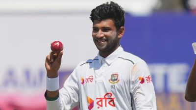 নাঈম ঘূর্ণিতে লঙ্কান শিবিরে ধস, লিড নিয়ে এগিয়ে বাংলাদেশ
