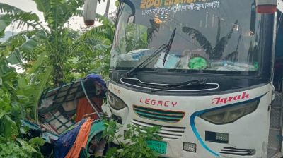 বাসচাপায় একই পরিবারের নিহত ৩
