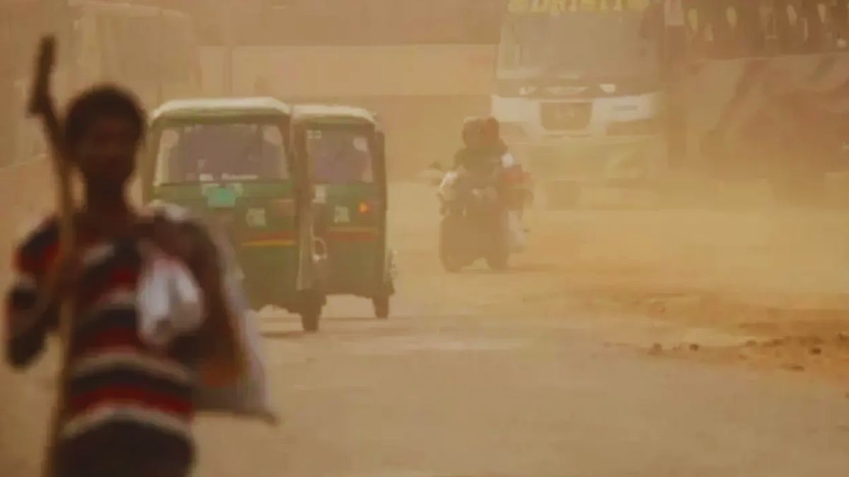 দূষিত বায়ুর শহরের তালিকায় দ্বিতীয় ঢাকা