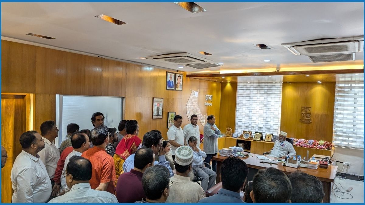বিএনপিপন্থী শিক্ষকদের জেরার মুখে ঢাবি প্রো-ভিসি ড. মামুন আহমেদ