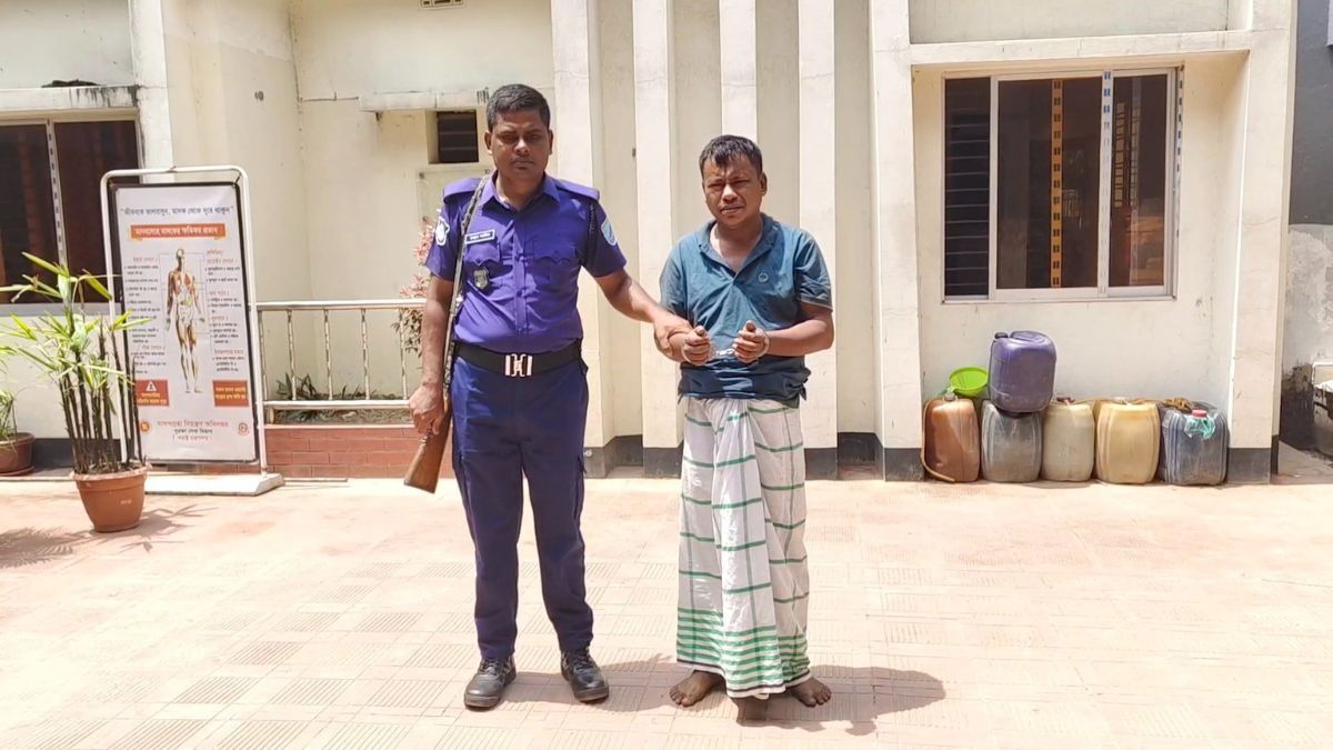 রূপগঞ্জে চুরি করতে গিয়ে ধরা যুবদল কর্মী