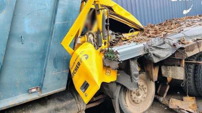 চলন্ত লরির পেছনে ড্রাম ট্রাকের ধাক্কায় নিহত ২