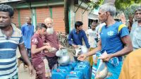 মানিকগঞ্জে পানির দামে মিলছে দুধ!