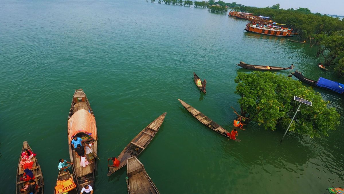 টাঙ্গুয়ার হাওরে পর্যটকবাহী হাউসবোটে নিষেধাজ্ঞা