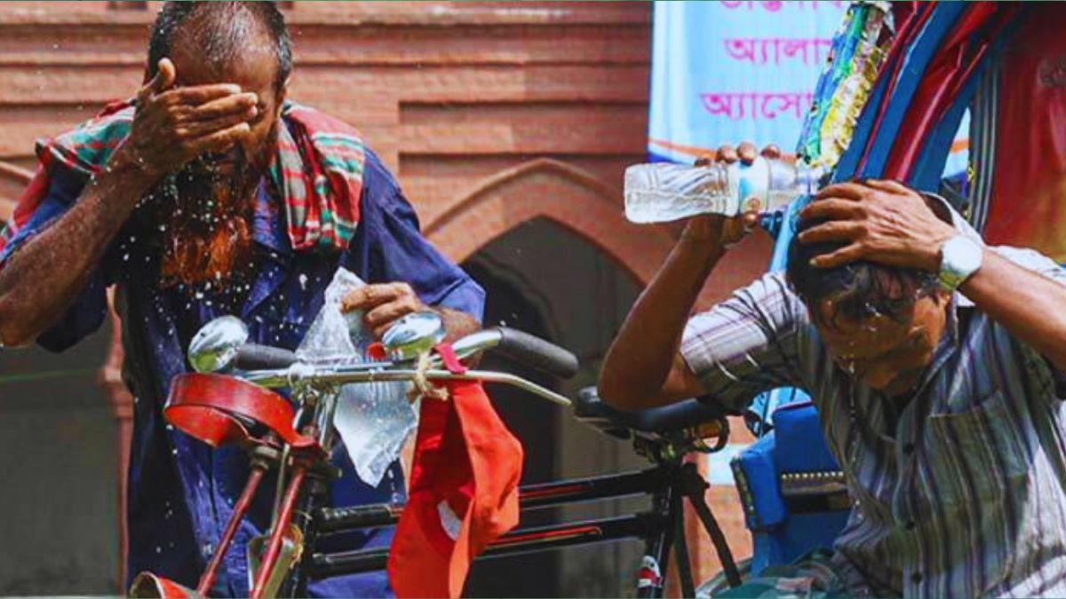 সারাদেশে হালকা-মাঝারি বৃষ্টিপাত, বেড়েছে ভ্যাপসা গরম