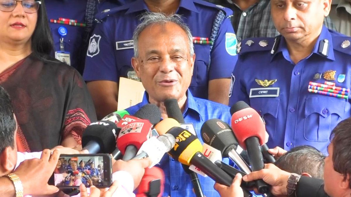 জনবান্ধব পুলিশই পারে কলঙ্ক মুছতে : স্বরাষ্ট্র উপদেষ্টা
