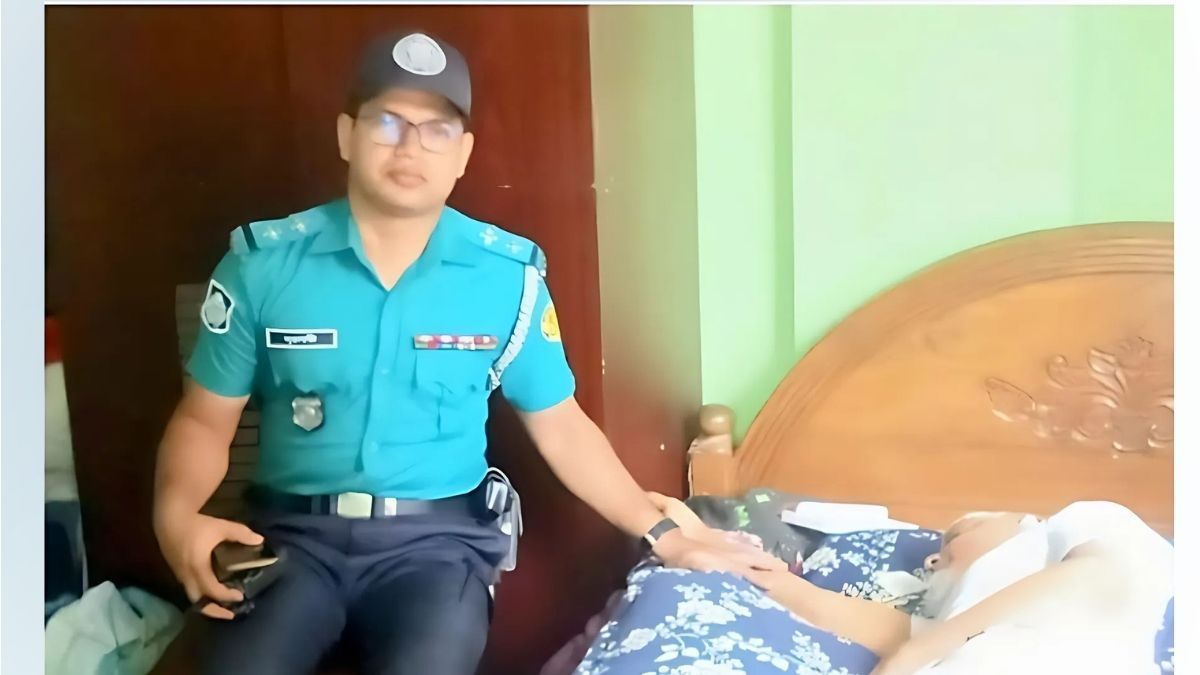 পুলিশ সদস্যের মানবিকতায় প্রাণে বাঁচলেন সাবেক চিকিৎসক