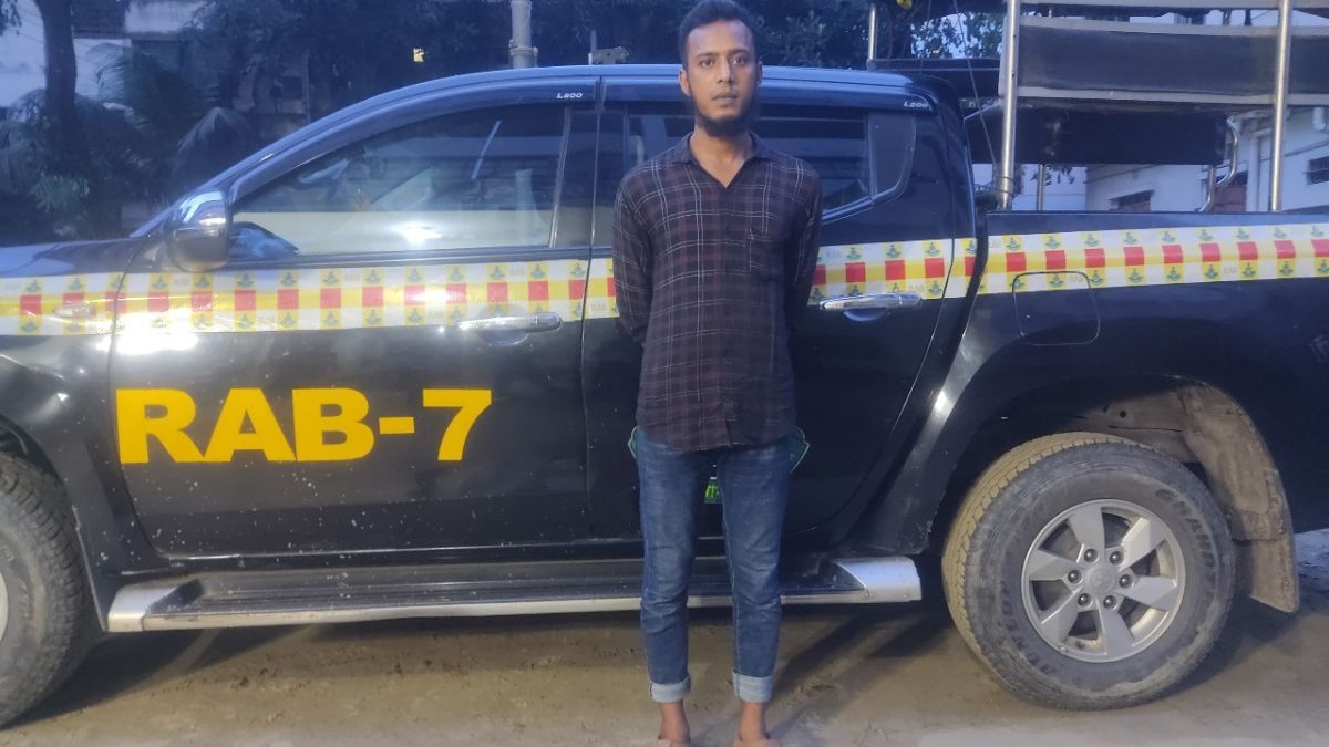 ফেনীতে ৫ মামলার ওয়ারেন্টভুক্ত আসামি গ্রেপ্তার