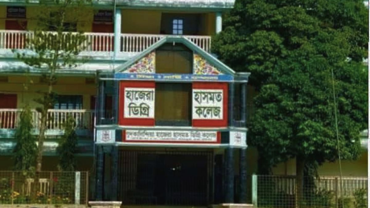কলেজের ‘গোপন খরচ’ শিক্ষার্থীদের কাঁধে, প্রবেশপত্রে ফি ৮০০ টাকা