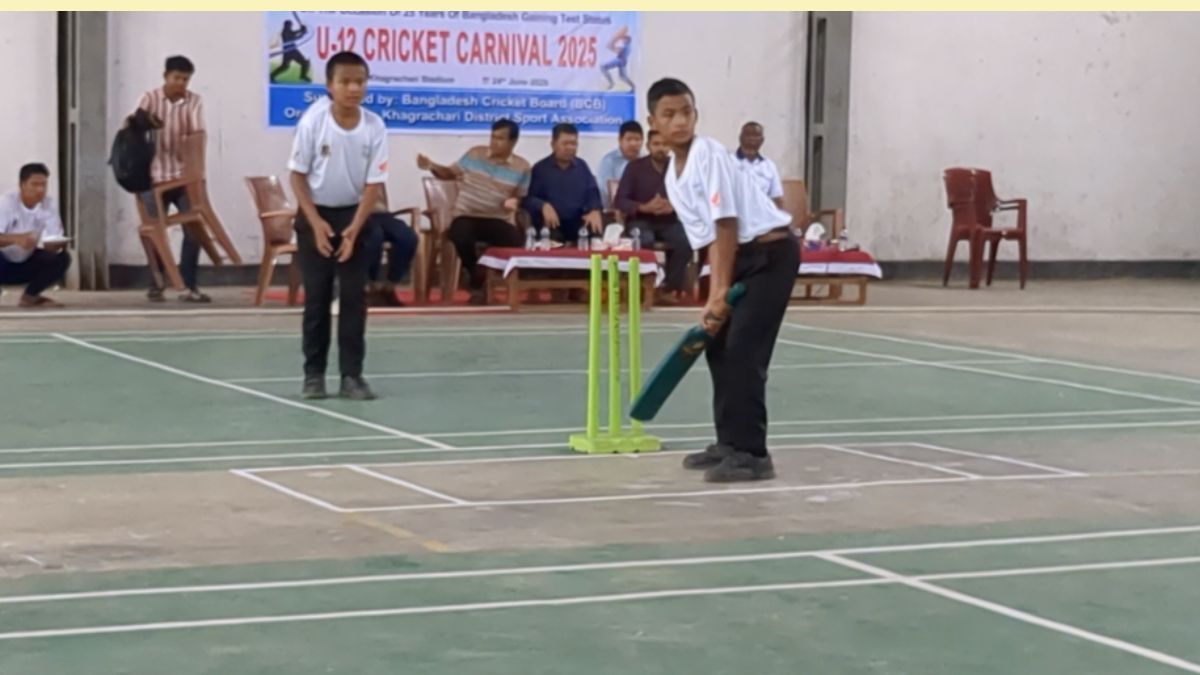 টেস্ট ক্রিকেটের ২৫ বছর পূর্তিতে খাগড়াছড়িতে শিশুদের ক্রিকেট উৎসব