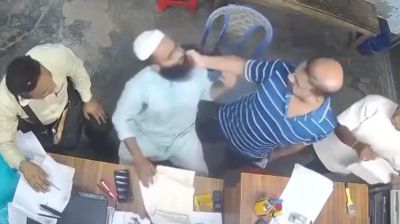 মানিকগঞ্জে ব্যবসায়ীকে মারধর ও দোকান ভাঙচুর, থানায় অভিযোগ