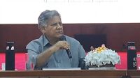বন্ধ কারখানার মালিকরা ব্যাংক থেকে টাকা নিয়ে বিদেশে পালিয়েছে