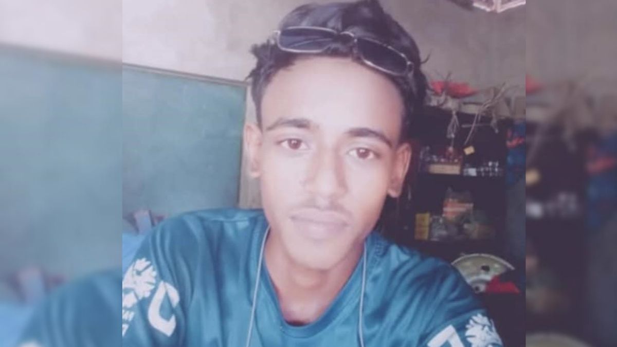 ঢাকা-বগুড়া মহাসড়কে কোচের ধাক্কায় যুবক নিহত