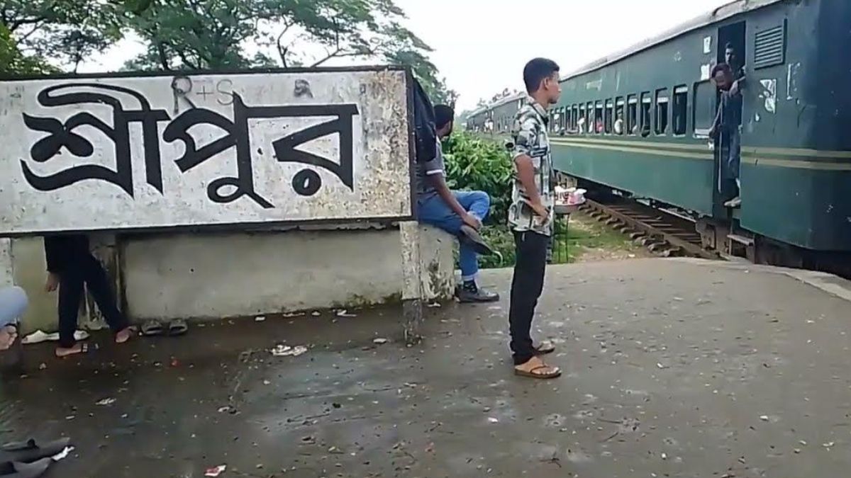 গাজীপুরে ট্রেনে কাটা পড়ে নারীসহ নিহত ২