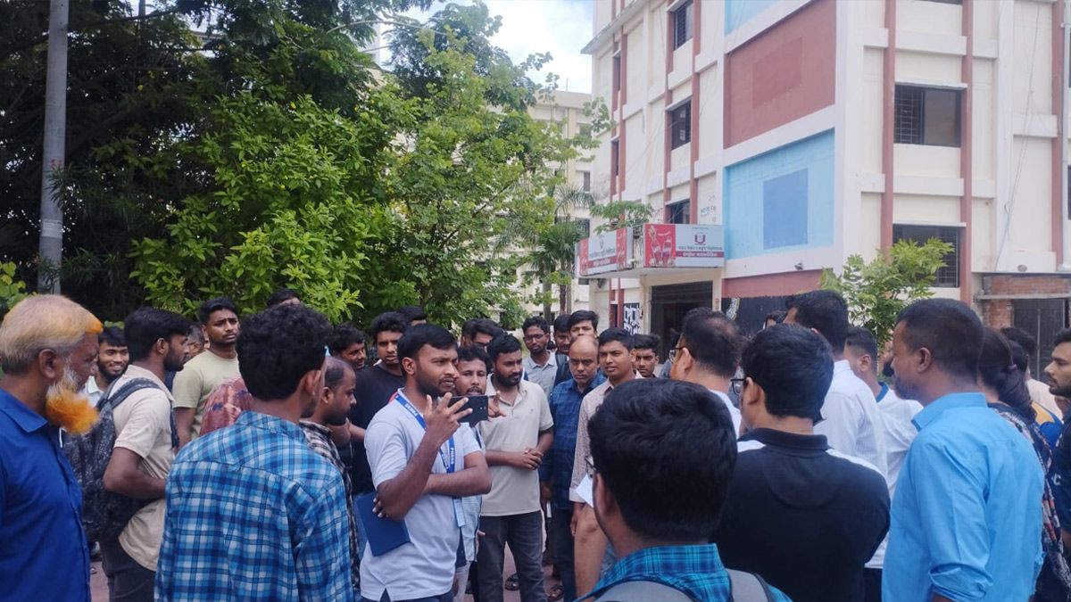 ভাগে কেনা বৈদ্যুতিক বাতি নিয়ে পাবিপ্রবিতে মারামারি