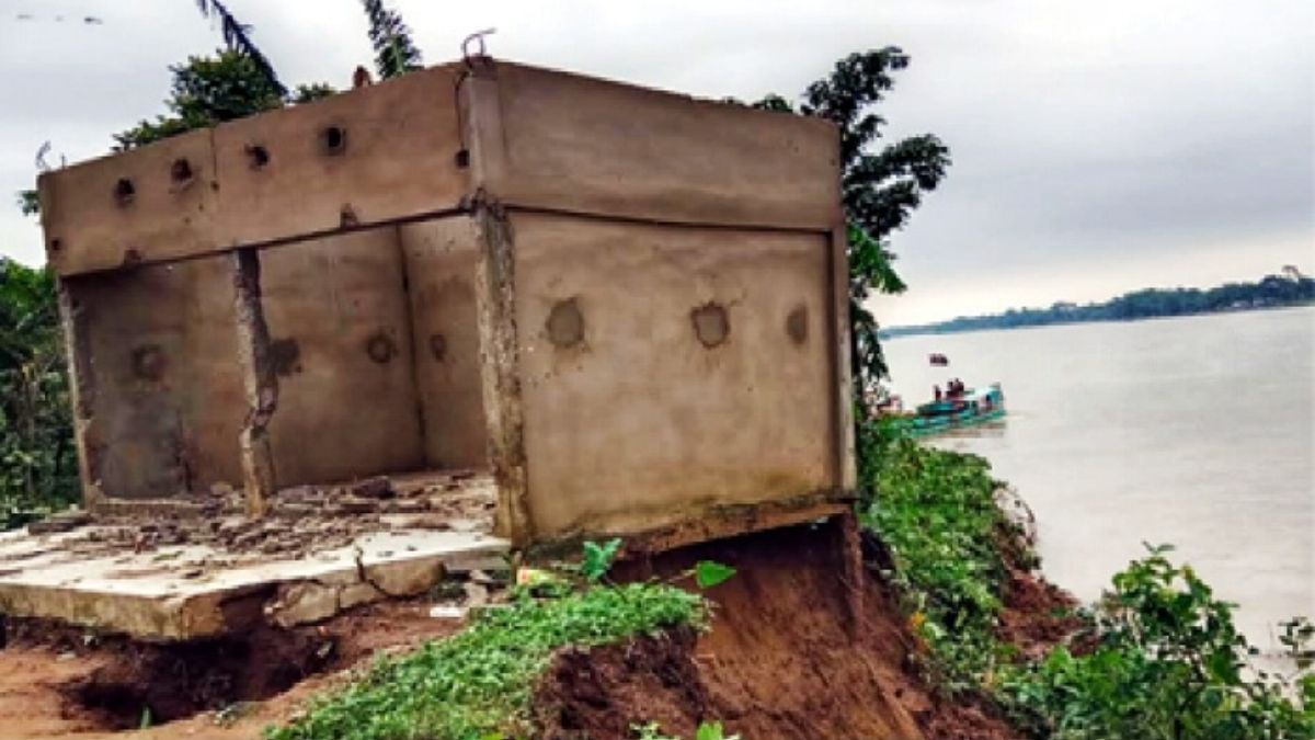 চেলা নদীর ভাঙনে শতাধিক পরিবার গৃহহীন, আতঙ্কে স্থানীয়রা