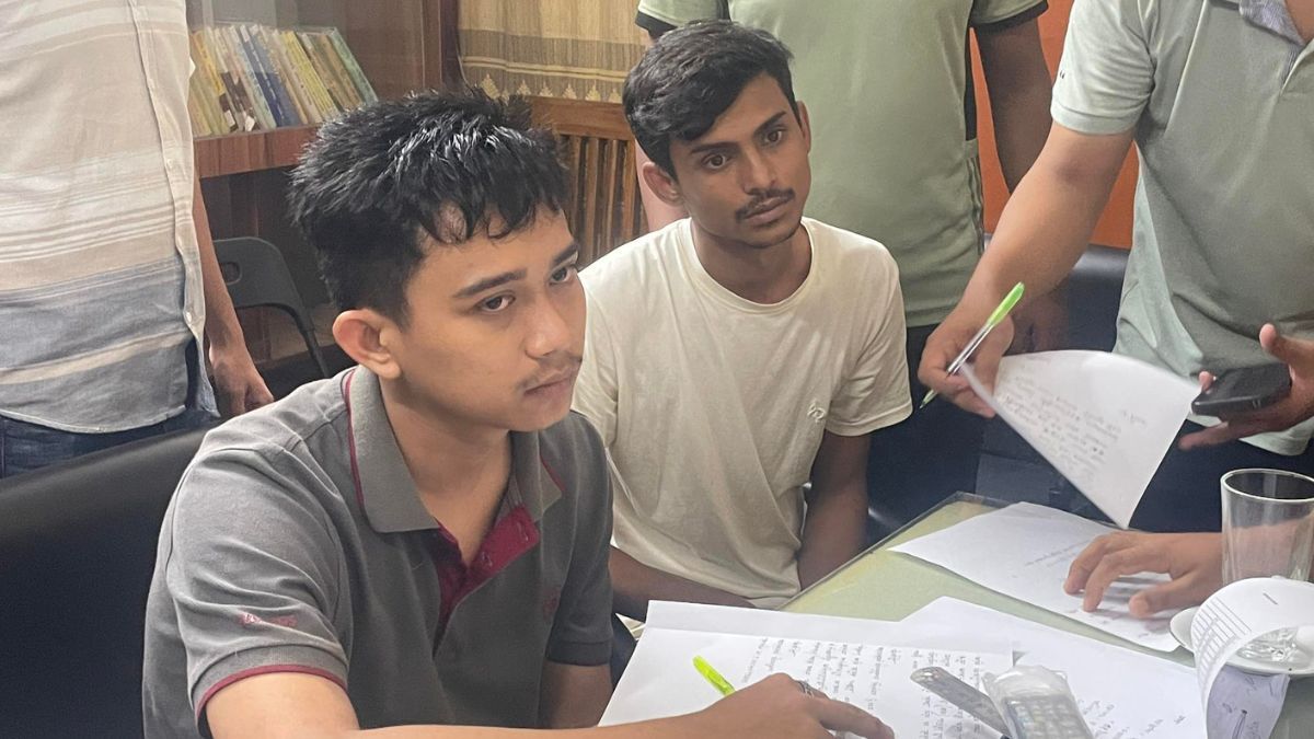 নোবিপ্রবিতে গাঁজাসহ ২ শিক্ষার্থী আটক