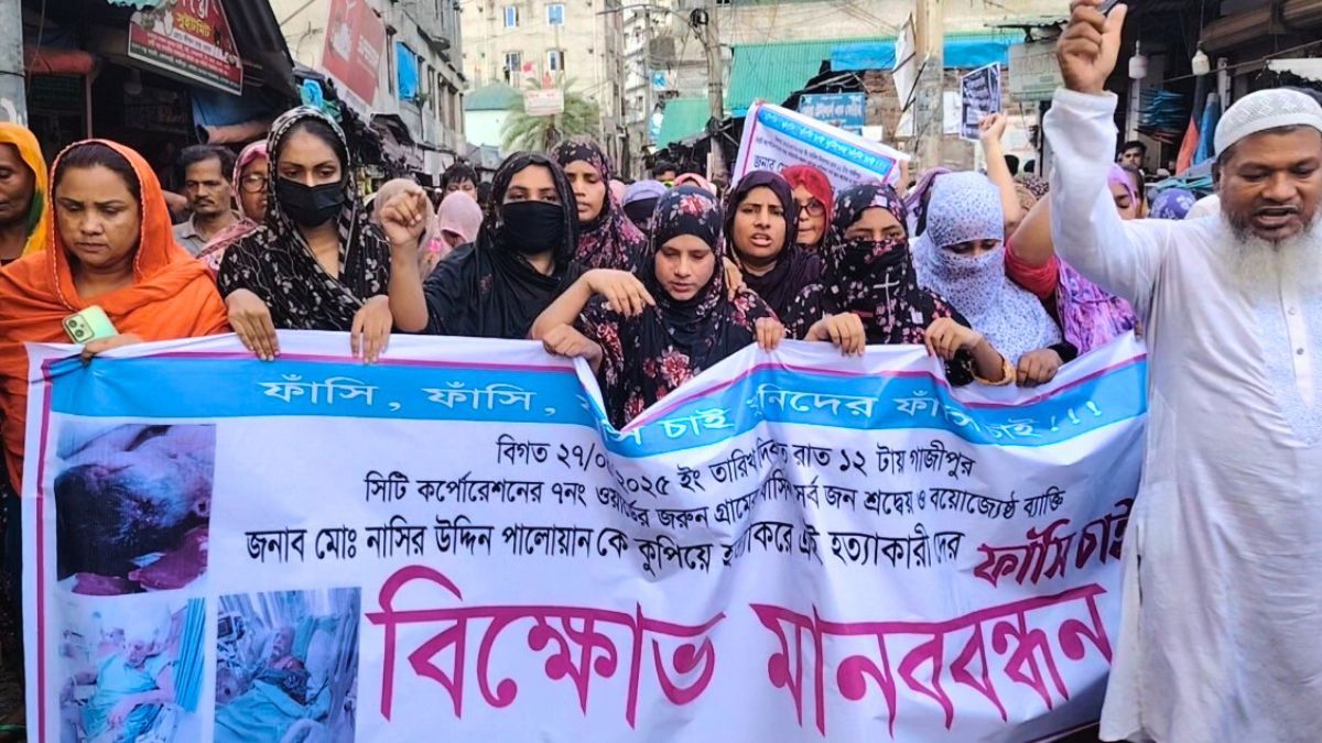 গাজীপুরে সন্ত্রাসী হামলায় সমাজসেবক নিহত, লাশ নিয়ে সড়ক অবরোধ