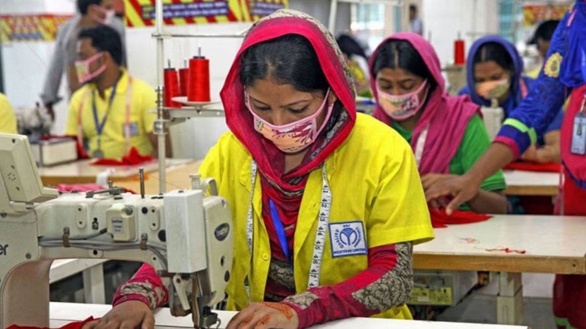 পোশাক রপ্তানিতে আয় ৩৯.৩৫ বিলিয়ন ডলার