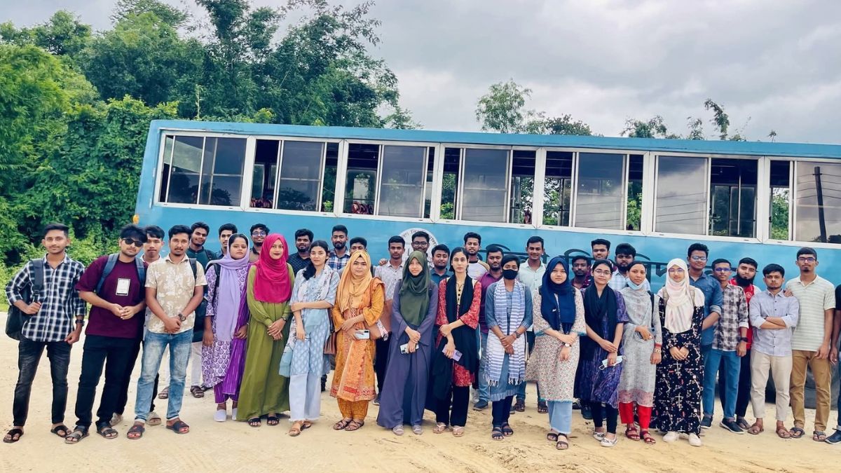 কুবির নতুন ক্যাম্পাসে শিক্ষার্থীদের বাসভ্রমণ নিয়ে প্রশ্ন
