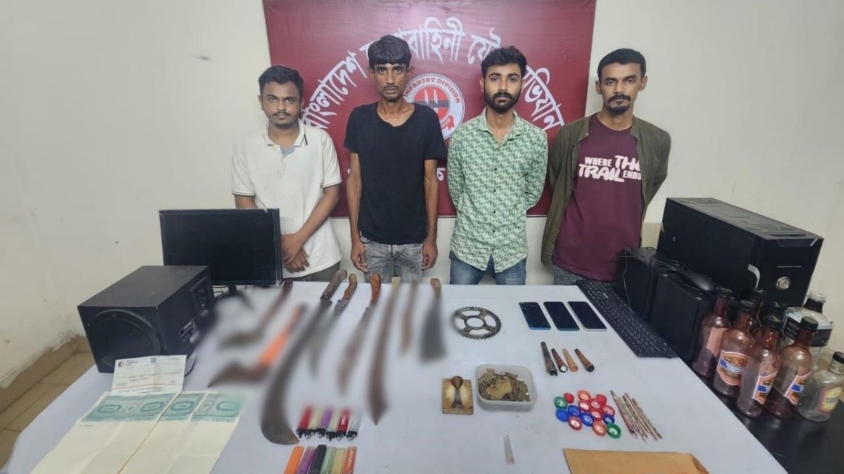 বগুড়ায় সেনা অভিযানে অপহৃত ৩ স্কুলছাত্র উদ্ধার, আটক ৪