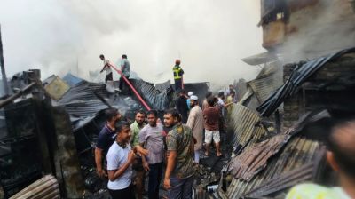 নরসিংদীতে ভয়াবহ অগ্নিকাণ্ড, শতাধিক দোকান পুড়ে ছাই