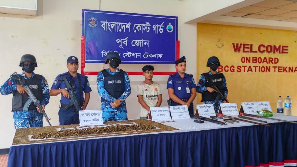 টেকনাফে বিদেশি অস্ত্র-গোলাবারুদ উদ্ধার