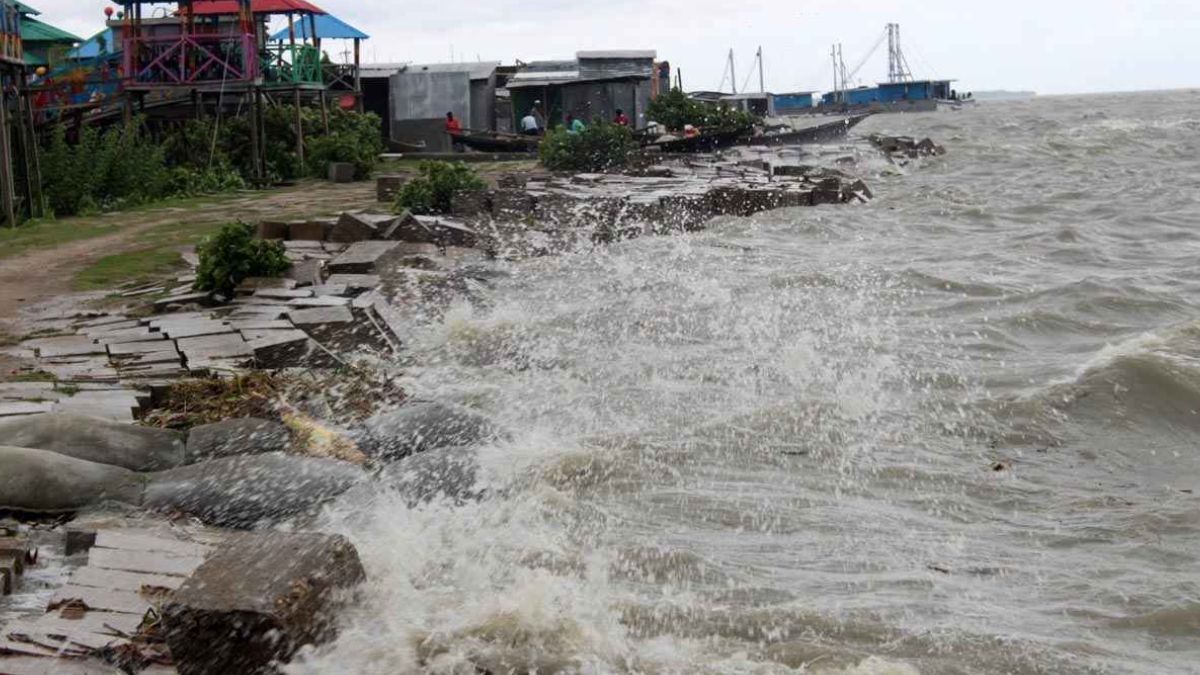 ভোলার ৩০টি অভ্যন্তরীণ নৌরুটে যাত্রীবাহী নৌযান চলাচল বন্ধ