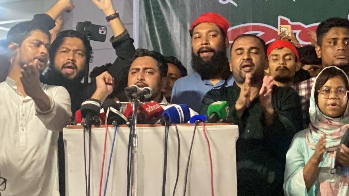 এবারের লক্ষ্য নতুন সংবিধান উপহার দেওয়া : নাহিদ
