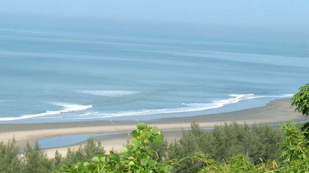 কক্সবাজারে সাগরে গোসলে নেমে চবি শিক্ষার্থীর মৃত্যু, নিখোঁজ ২