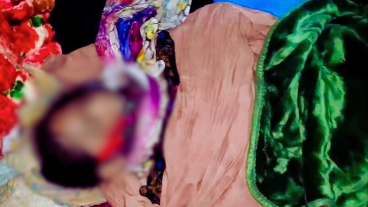বগুড়ায় গভীর রাতে হাত-পা বেঁধে শ্বশুর ও গৃহবধূ খুন