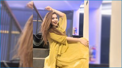 ফোক গানে নতুনভাবে হাজির বেলি আফরোজ, মুক্তি পেল ‘আমায় ঠকাইলে’