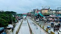 টানা বৃষ্টিতে অচল মানিকগঞ্জ, দুর্ভোগে খেটে খাওয়া মানুষ