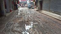 বৃষ্টিতে কর্দমাক্ত ভাঙ্গা বাজার, চলাচলে ভোগান্তি