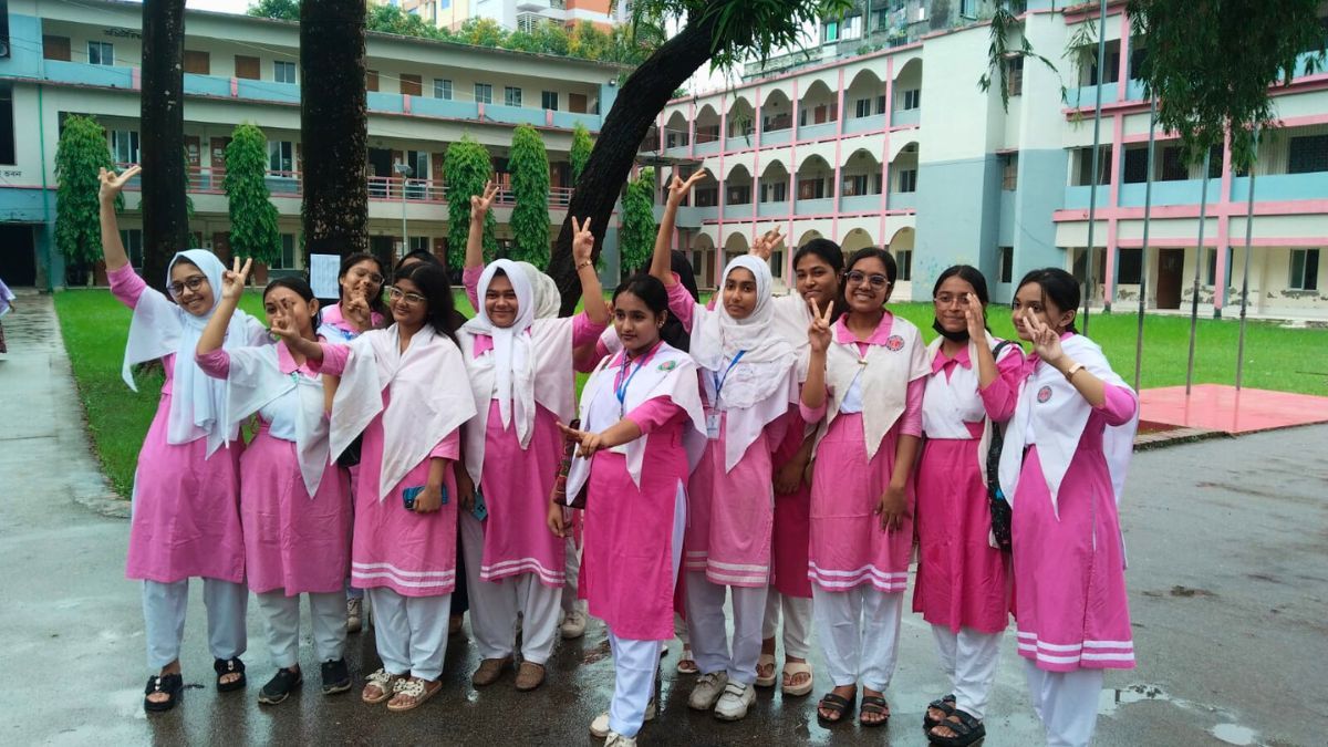 বরিশাল বোর্ডে এসএসসিতে পাসের হার ৫৬ শতাংশ, জিপিএ-৫ কমেছে