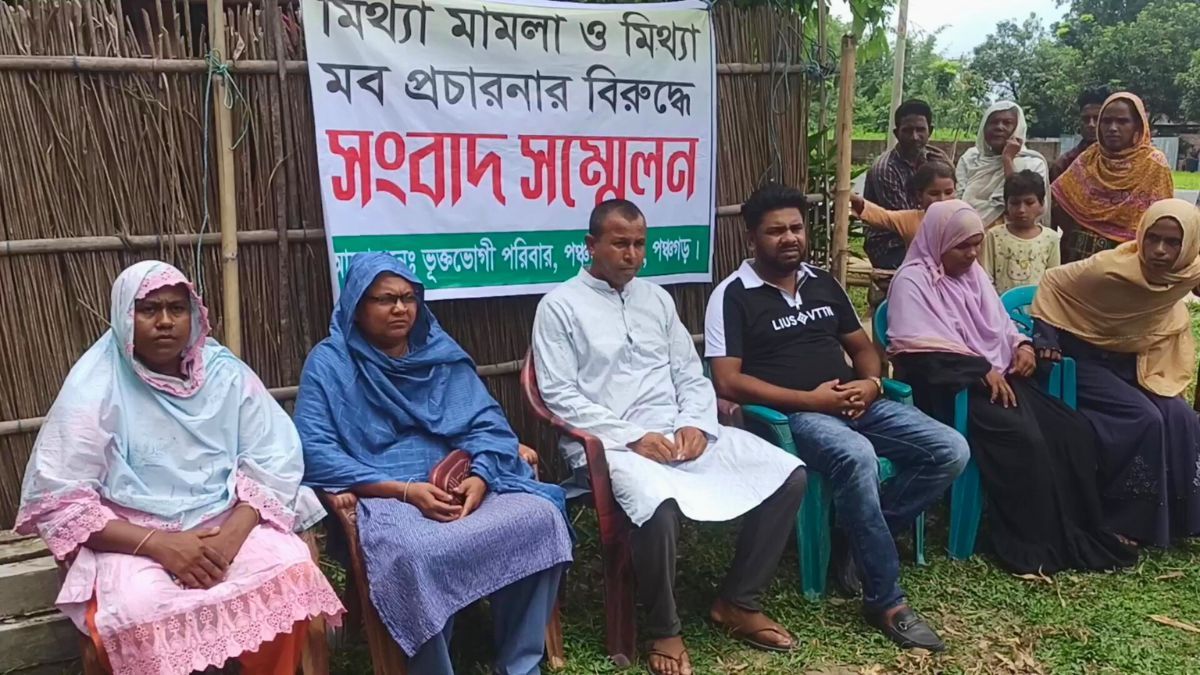 ফুটবল খেলায় শিশুদের মারামারি, পরিবারের ৪ জনের বিরুদ্ধে মামলা
