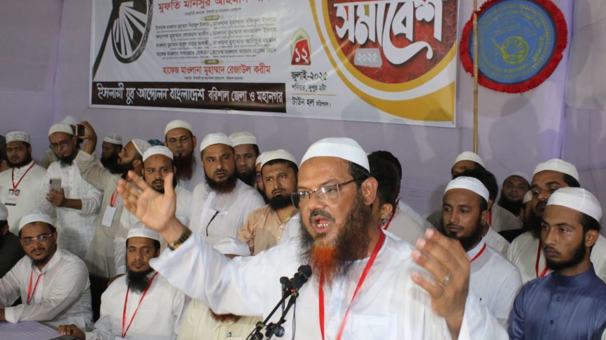 পাথর ছুড়ে হত্যার দায় তারেক জিয়াকে নিতে হবে : মুফতি ফয়জুল করীম