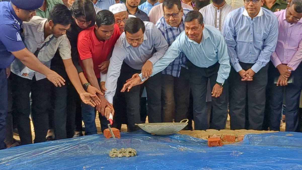 খাগড়াছড়িতে জুলাই শহীদ স্মৃতিস্তম্ভের ভিত্তিপ্রস্তর স্থাপন