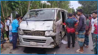 মাইক্রোবাসের ধাক্কায় ৩ মাদ্রাসাছাত্র নিহত