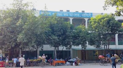 আদালতের কাঠগড়া থেকে পালাল আসামি!