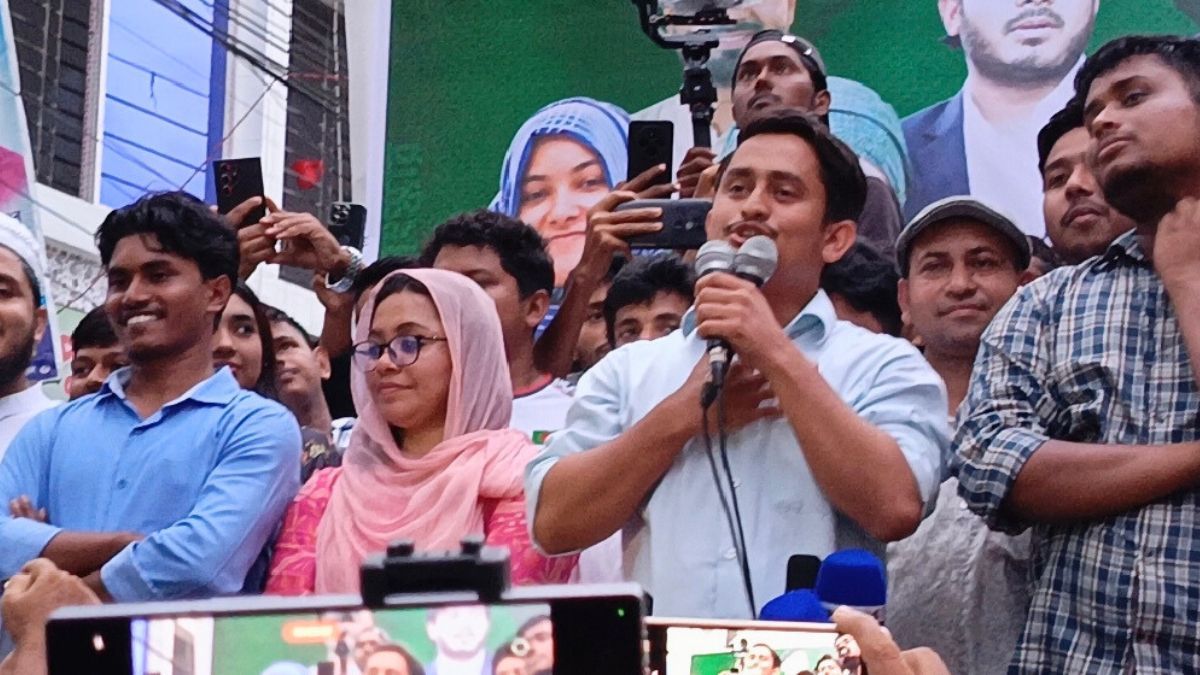 বরগুনায় ‘দুলাভাই দুলাভাই’ স্লোগানে সারজিস-রাফিকে বরণ