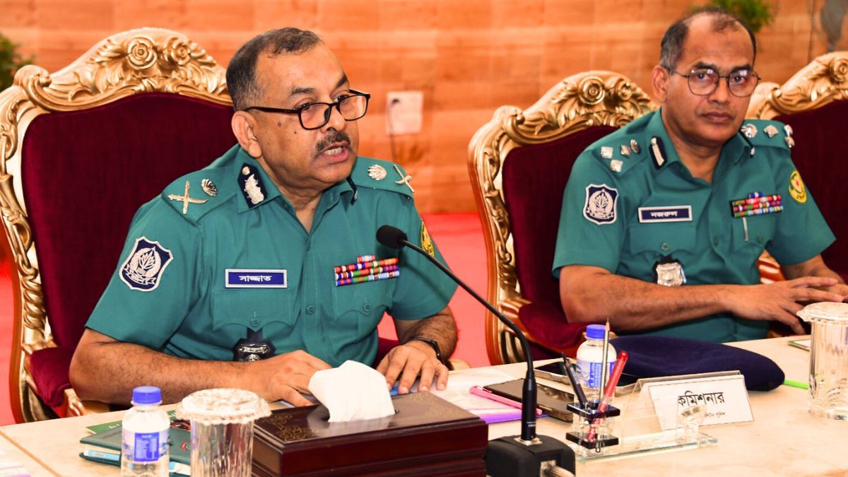 অপরাধ দমনে যে কঠোর বার্তা দিল ডিএমপি কমিশনার