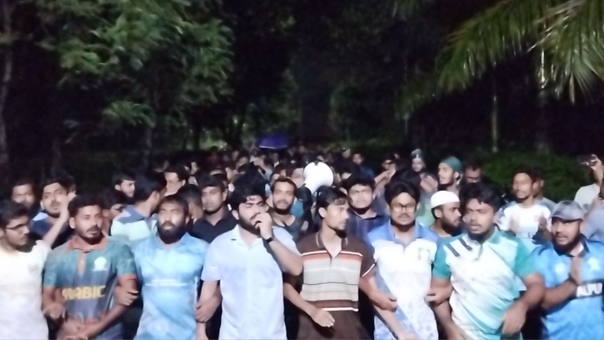 ‘তুমি কে আমি কে রাজাকার রাজাকার’ মধ্যরাতে উত্তাল ইবি