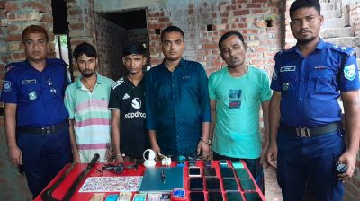 গোবিন্দগঞ্জে সেনাবাহিনীর অভিযানে ৪ হ্যাকার গ্রেপ্তার