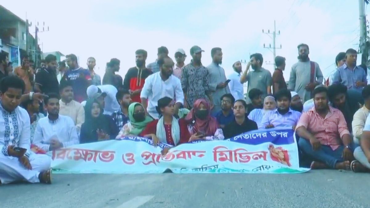 গোপালগঞ্জে হামলার প্রতিবাদে নোয়াখালীতে ব্লকেড এনসিপির